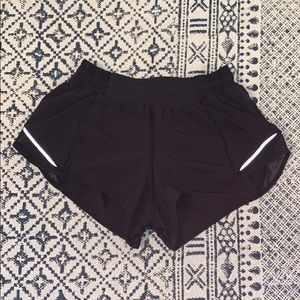 Lululemon Hotty Hot Shorts 2.5”